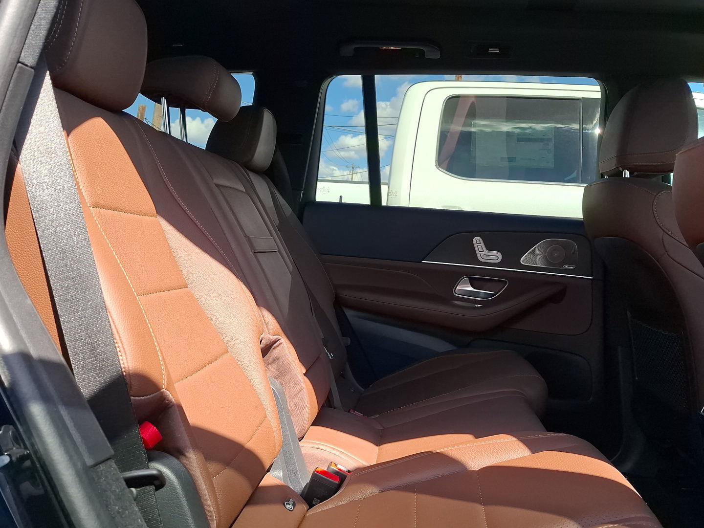 Used 2024 Mercedes-Benz GLS 450 4MATIC image 36