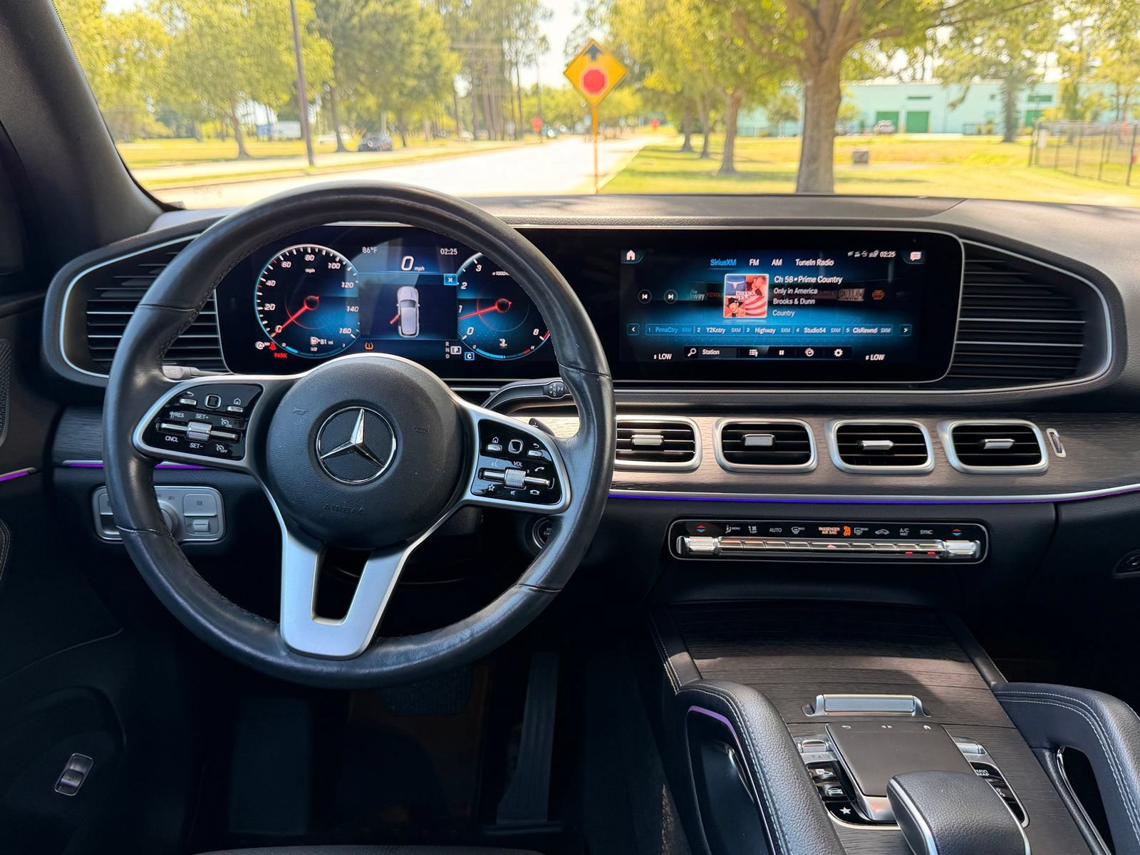 Used 2020 Mercedes-Benz GLE 350 4MATIC image 3