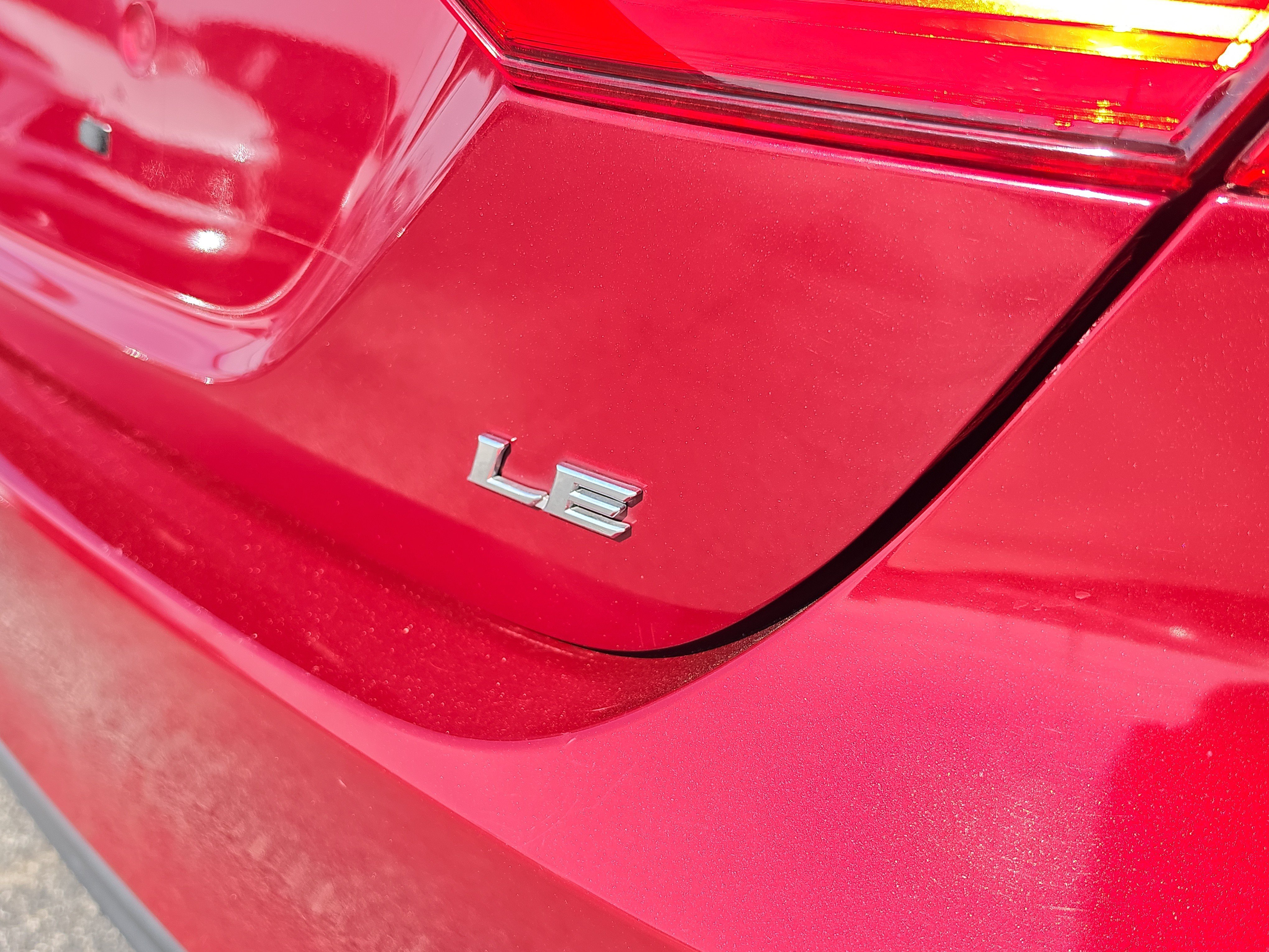 Used 2020 Toyota Camry LE FWD image 6