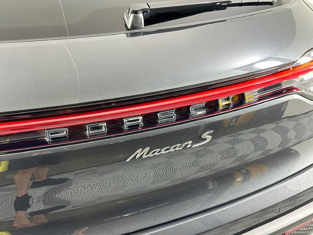 Certified 2023 Porsche Macan S AWD/4WD image 34