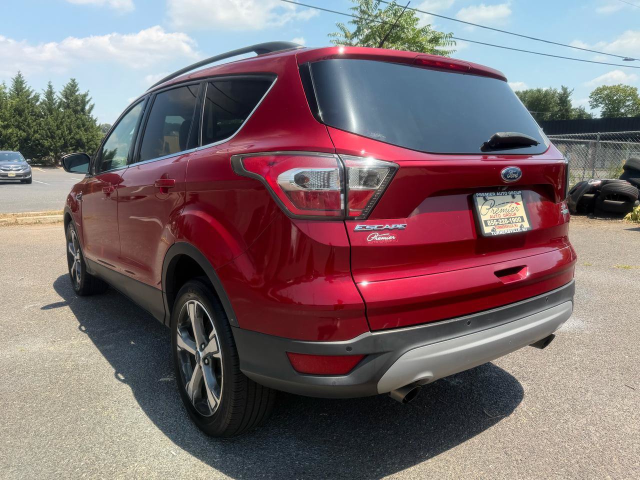 Used 2017 Ford Escape SE w/ SE Leather Comfort Package AWD/4WD image 7