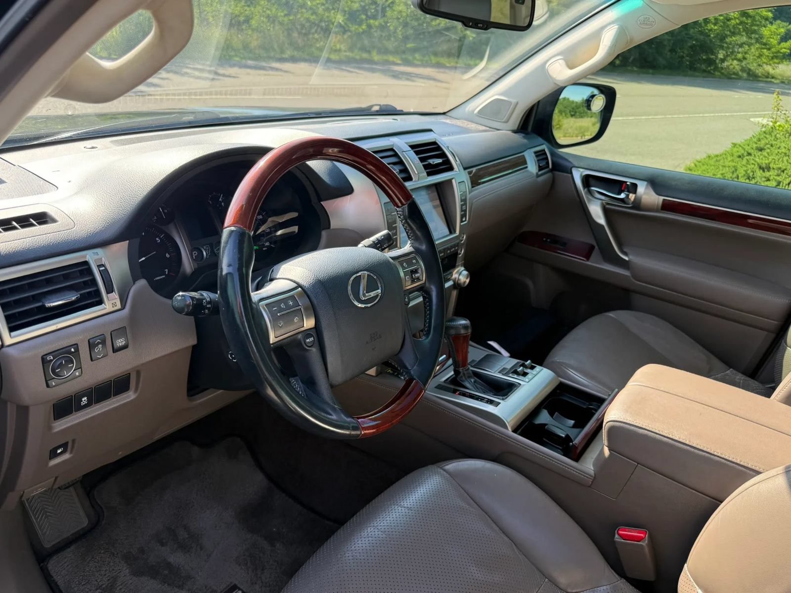 Used 2010 Lexus GX 460 AWD/4WD image 24