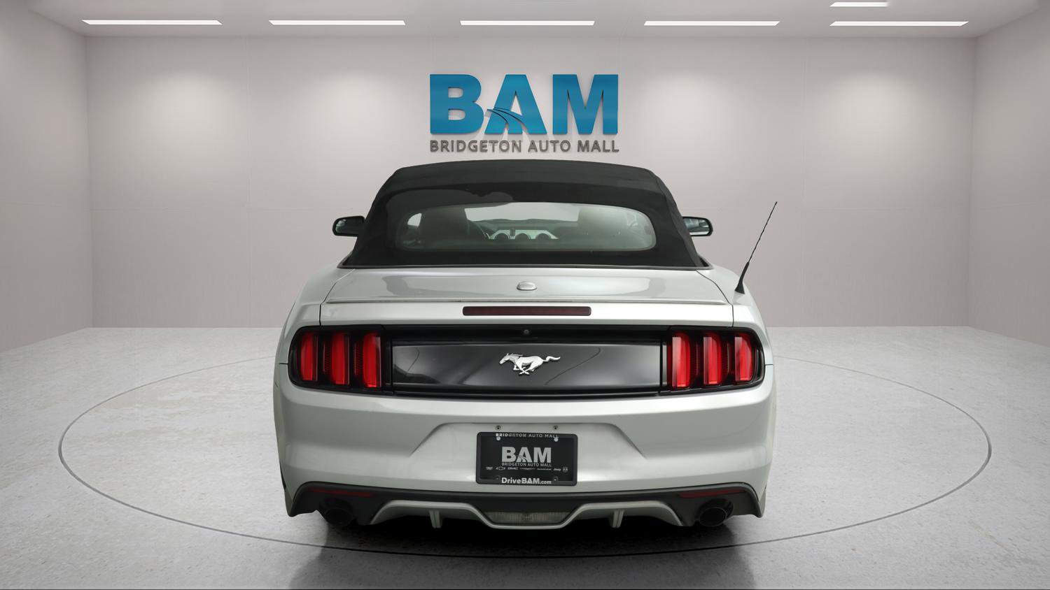 Used 2016 Ford Mustang Premium image 4