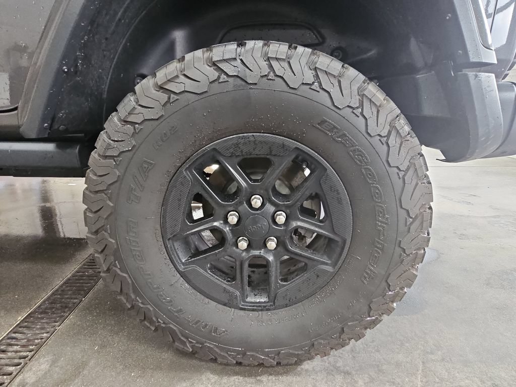 Used 2018 Jeep Wrangler Unlimited Rubicon AWD/4WD image 32