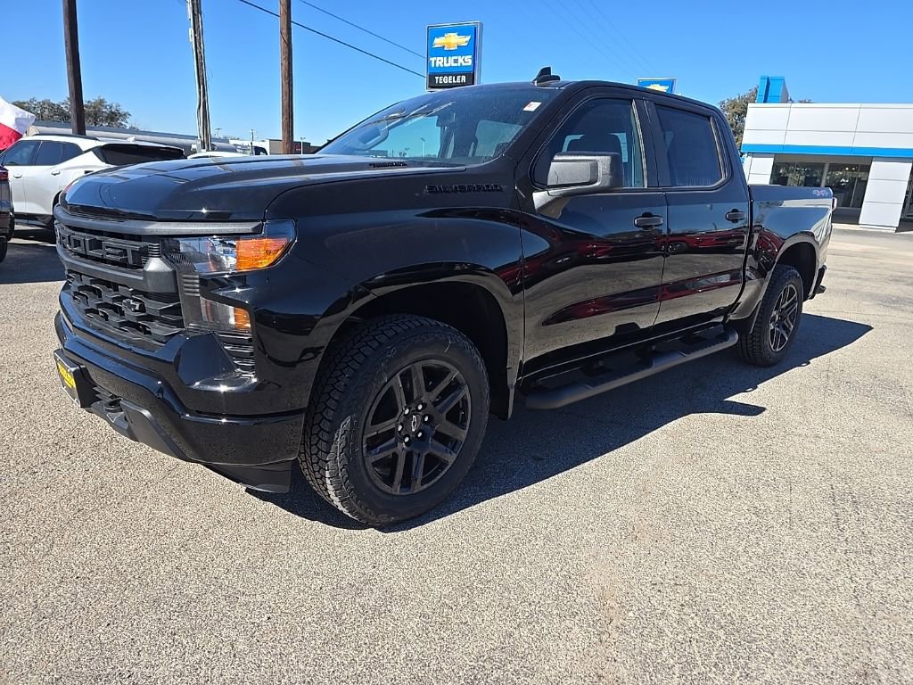 New 2026 Chevrolet Silverado 1500 Custom w/ Turbomax Blackout Package