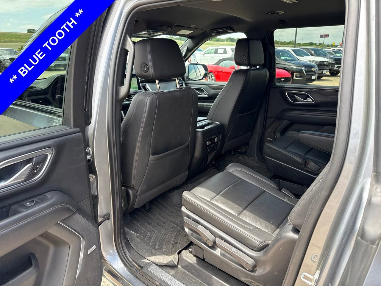 Used 2022 Chevrolet Suburban Z71 w/ Z71 Off-Road Package AWD/4WD image 7