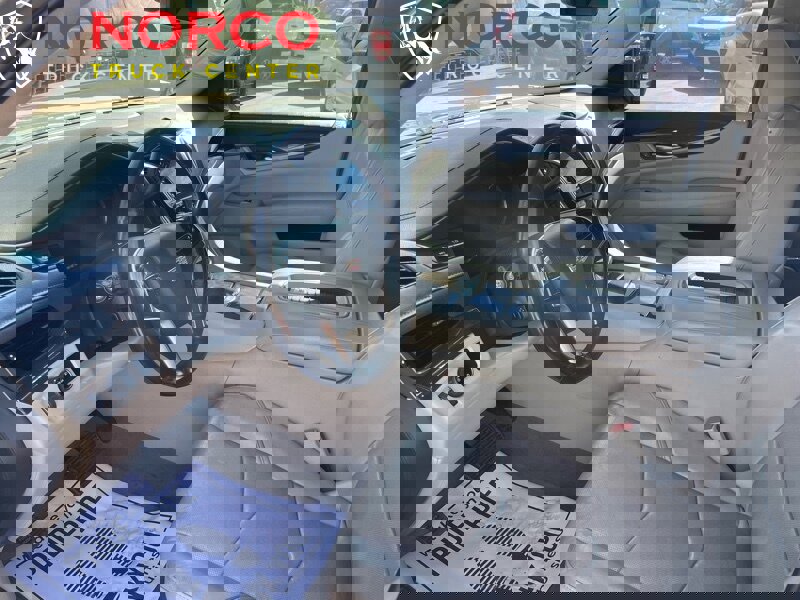 Used 2019 Cadillac Escalade ESV Luxury image 27