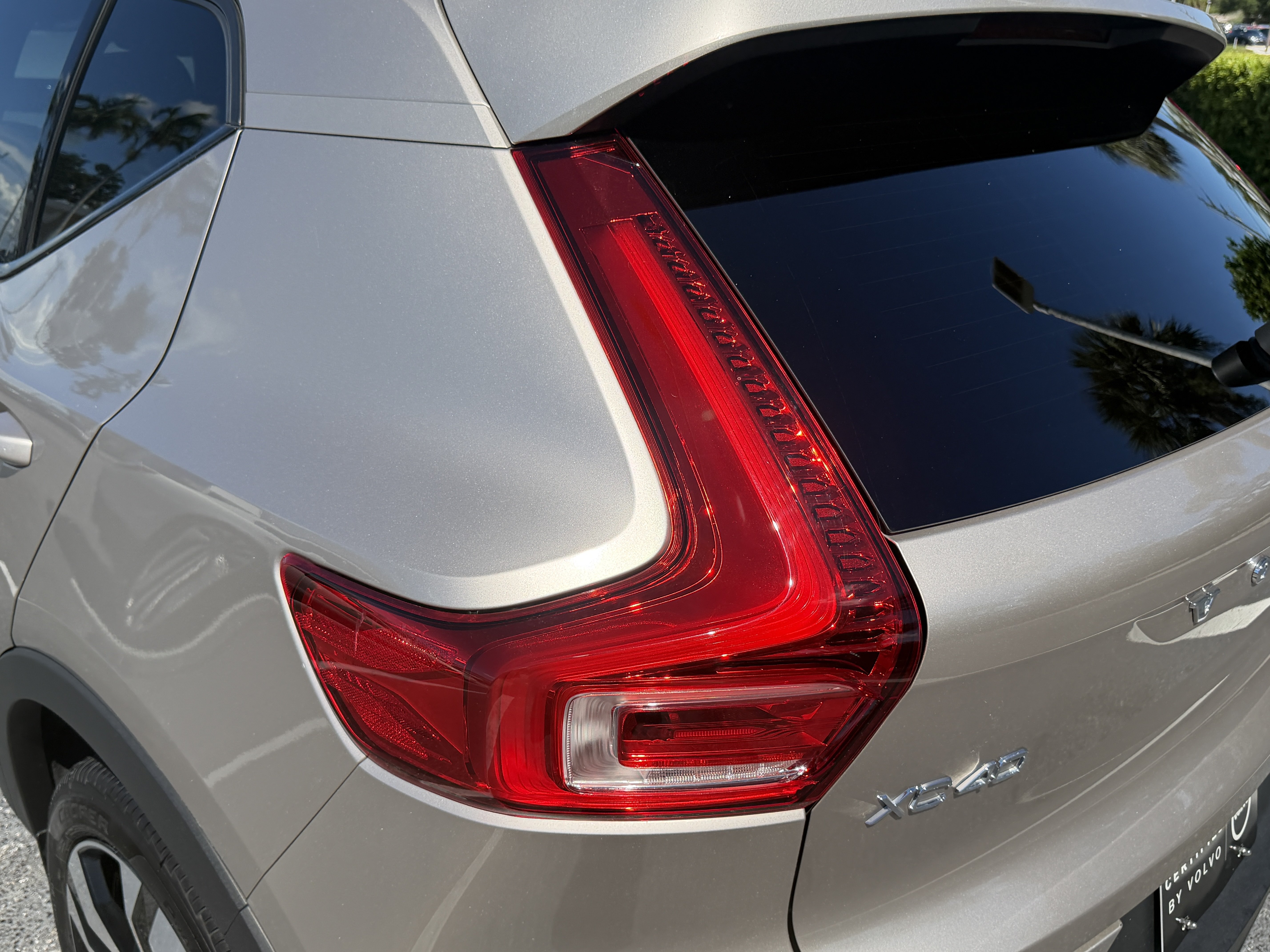 Certified 2024 Volvo XC40 B5 Plus w/ Protection Package Premier AWD/4WD image 10
