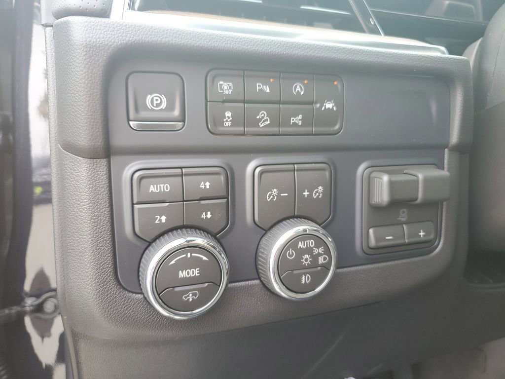 New 2026 Chevrolet Suburban High Country image 26