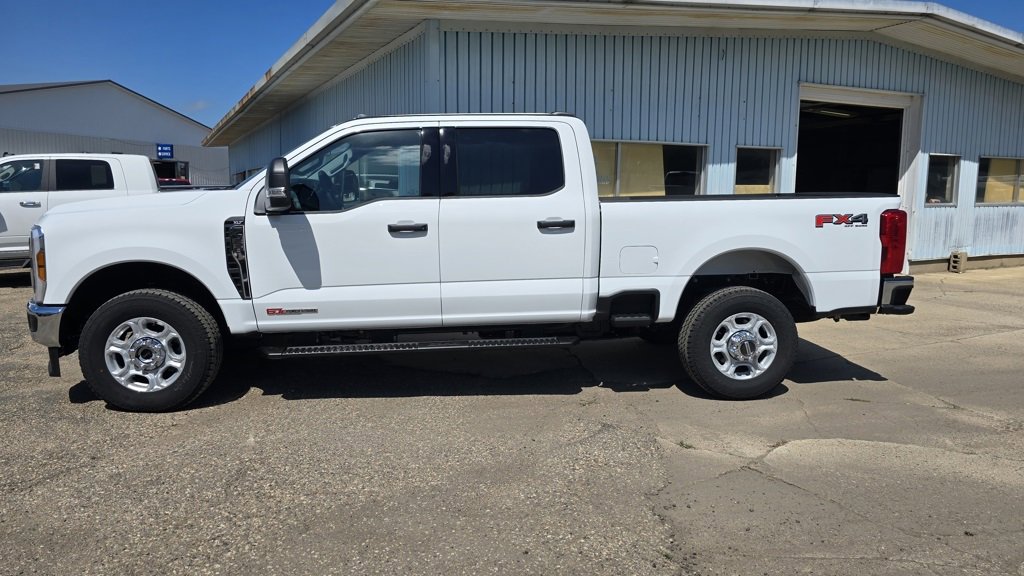 New 2025 Ford F350 XLT image 1