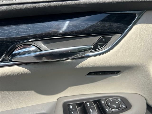 Used 2020 Cadillac XT6 Premium Luxury w/ LPO, Floor Liner Package FWD image 28