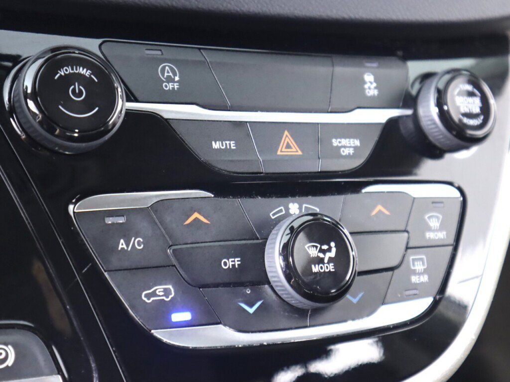 Used 2021 Chrysler Voyager LX w/ Cold Weather Group FWD image 21