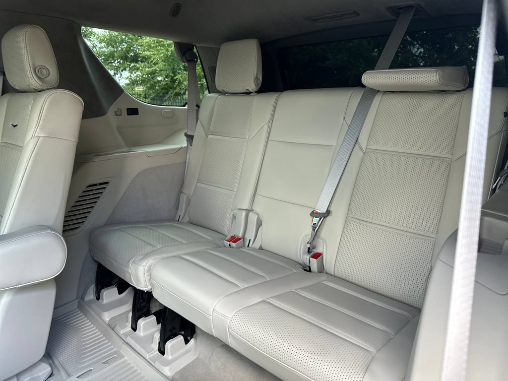 Used 2025 Cadillac Escalade Premium Luxury Platinum w/ LPO, Floor Liner Package AWD/4WD image 38
