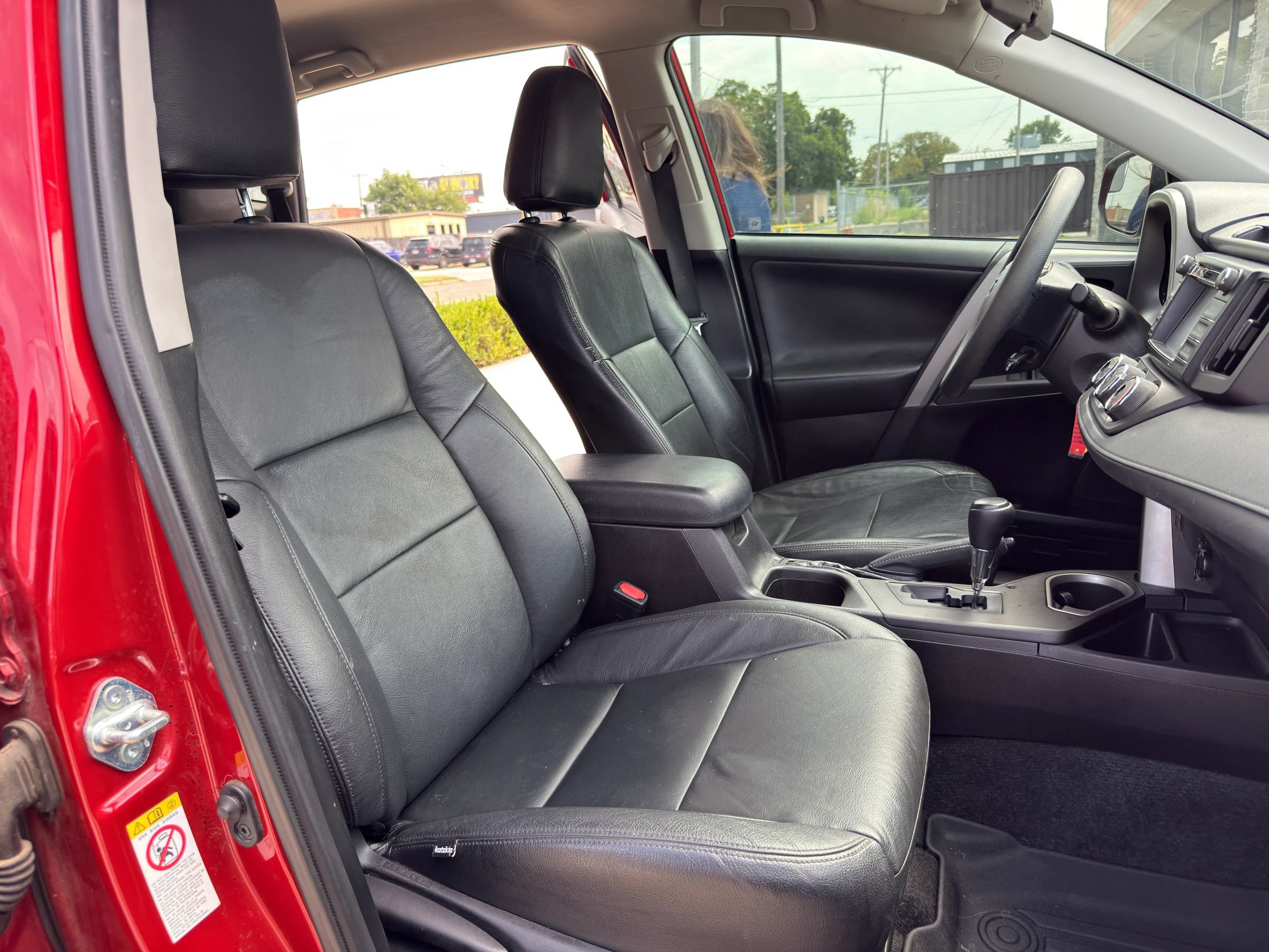 Used 2017 Toyota RAV4 LE FWD image 23