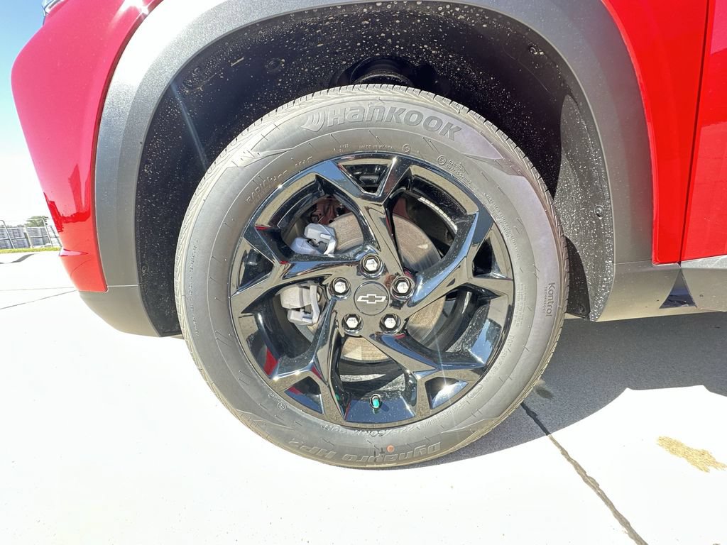 New 2026 Chevrolet Trax LT w/ Driver Confidence Package FWD image 32