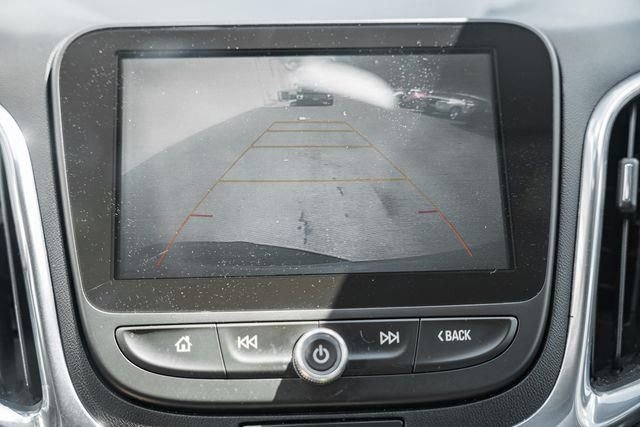 Used 2018 Chevrolet Equinox LT w/ Sun & Infotainment Package image 2