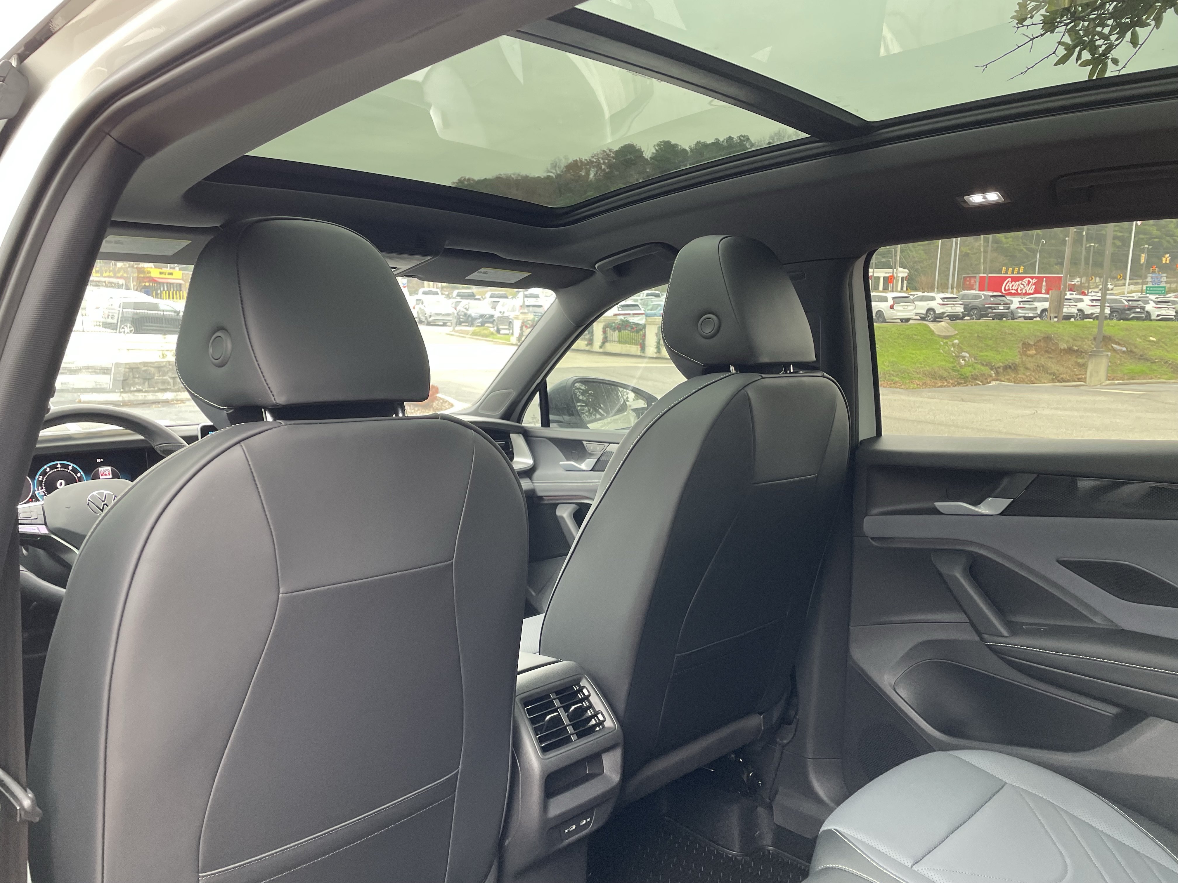 New 2026 Volkswagen Tiguan SE R-Line FWD image 13