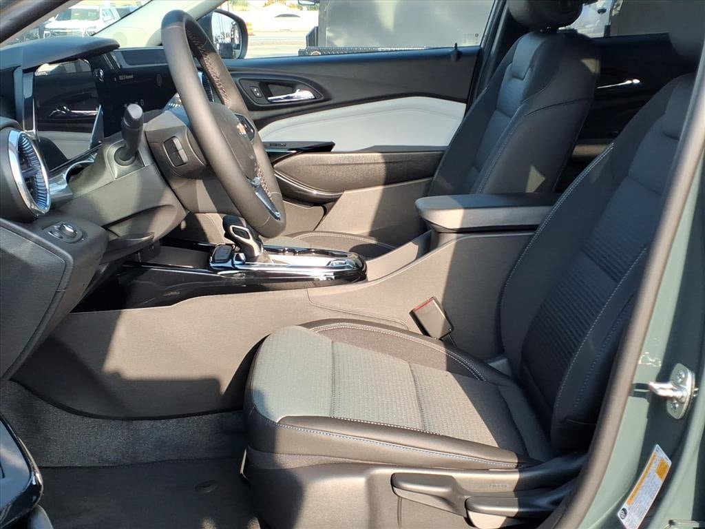 New 2026 Chevrolet Trax LT w/ Driver Confidence Package FWD image 16
