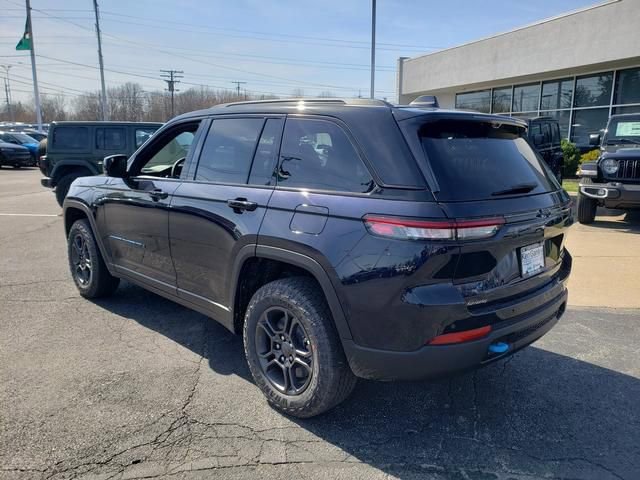New 2024 Jeep Grand Cherokee Trailhawk w/ Advanced Protech Group II AWD/4WD image 4