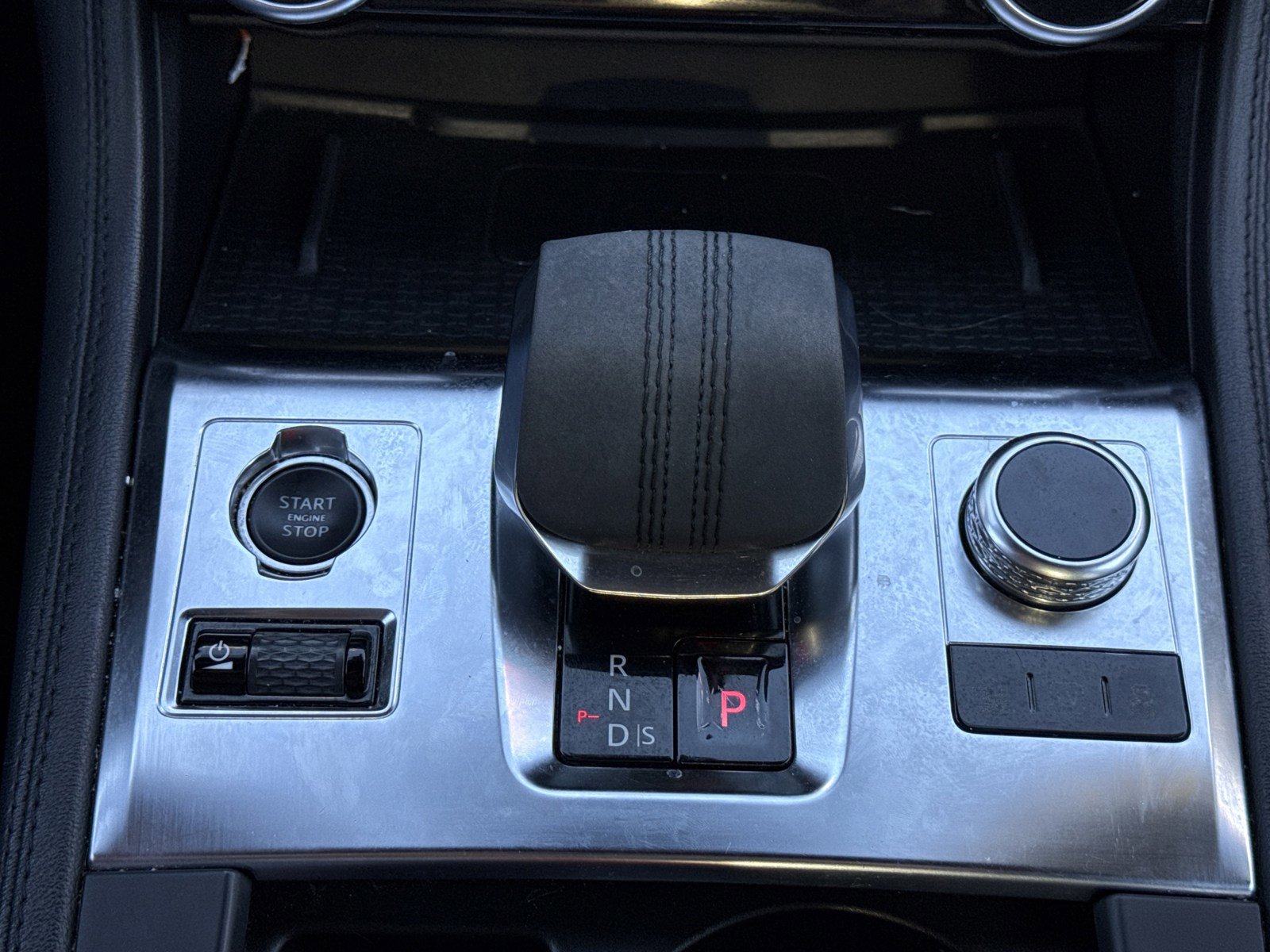 Used 2022 Jaguar F-PACE S image 31