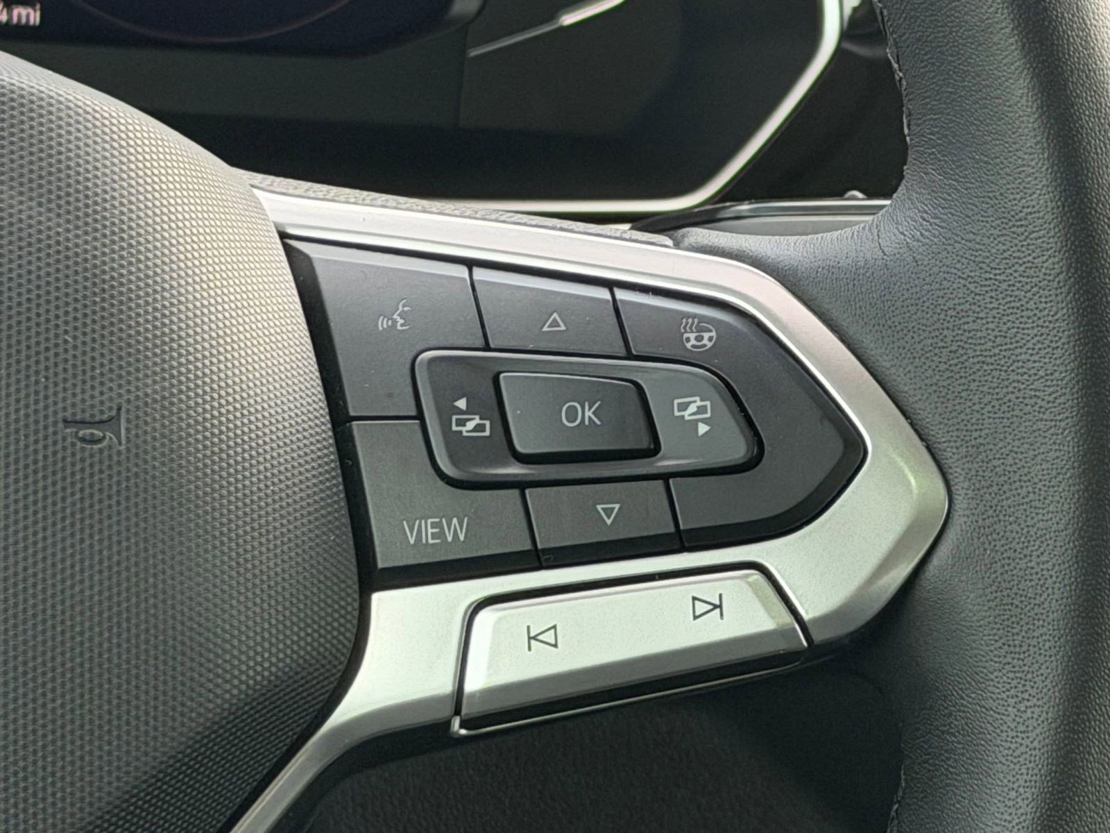 Certified 2024 Volkswagen Jetta SEL image 22