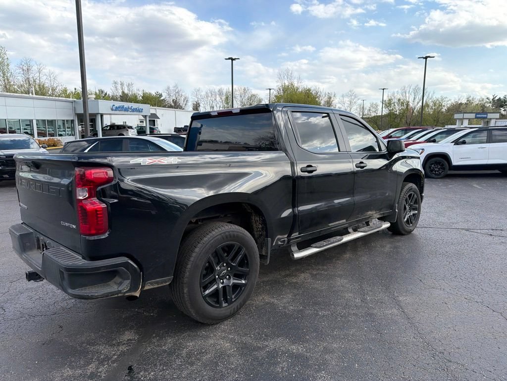 Certified 2022 Chevrolet Silverado 1500 Custom AWD/4WD image 2