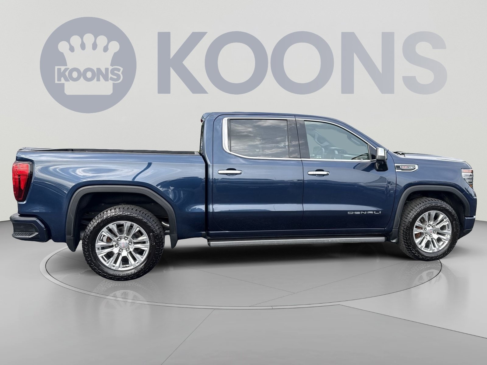 Used 2023 GMC Sierra 1500 Denali w/ Technology Package AWD/4WD image 12