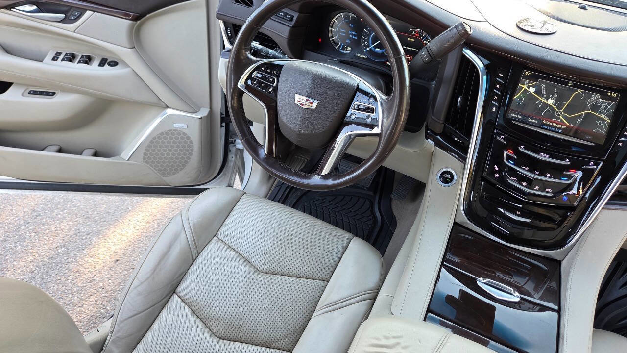 Used 2017 Cadillac Escalade Luxury AWD/4WD image 44