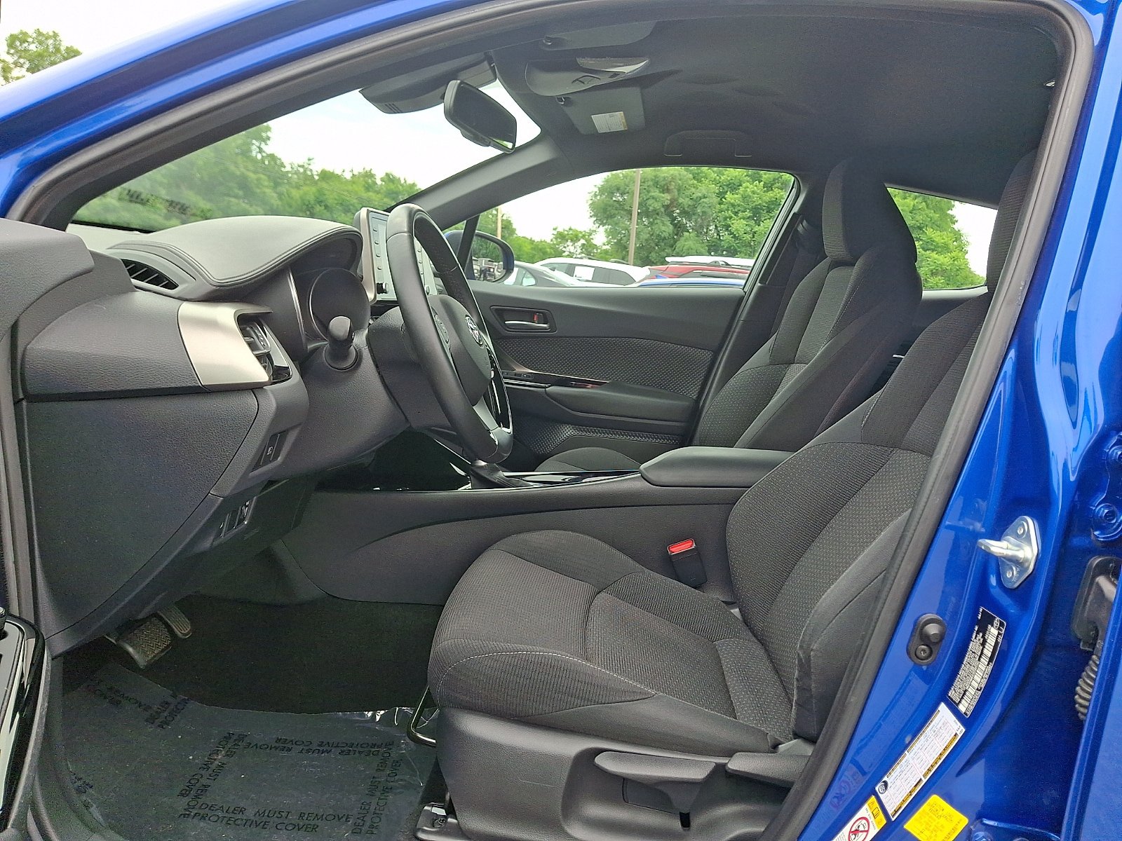 Used 2019 Toyota C-HR XLE FWD image 13