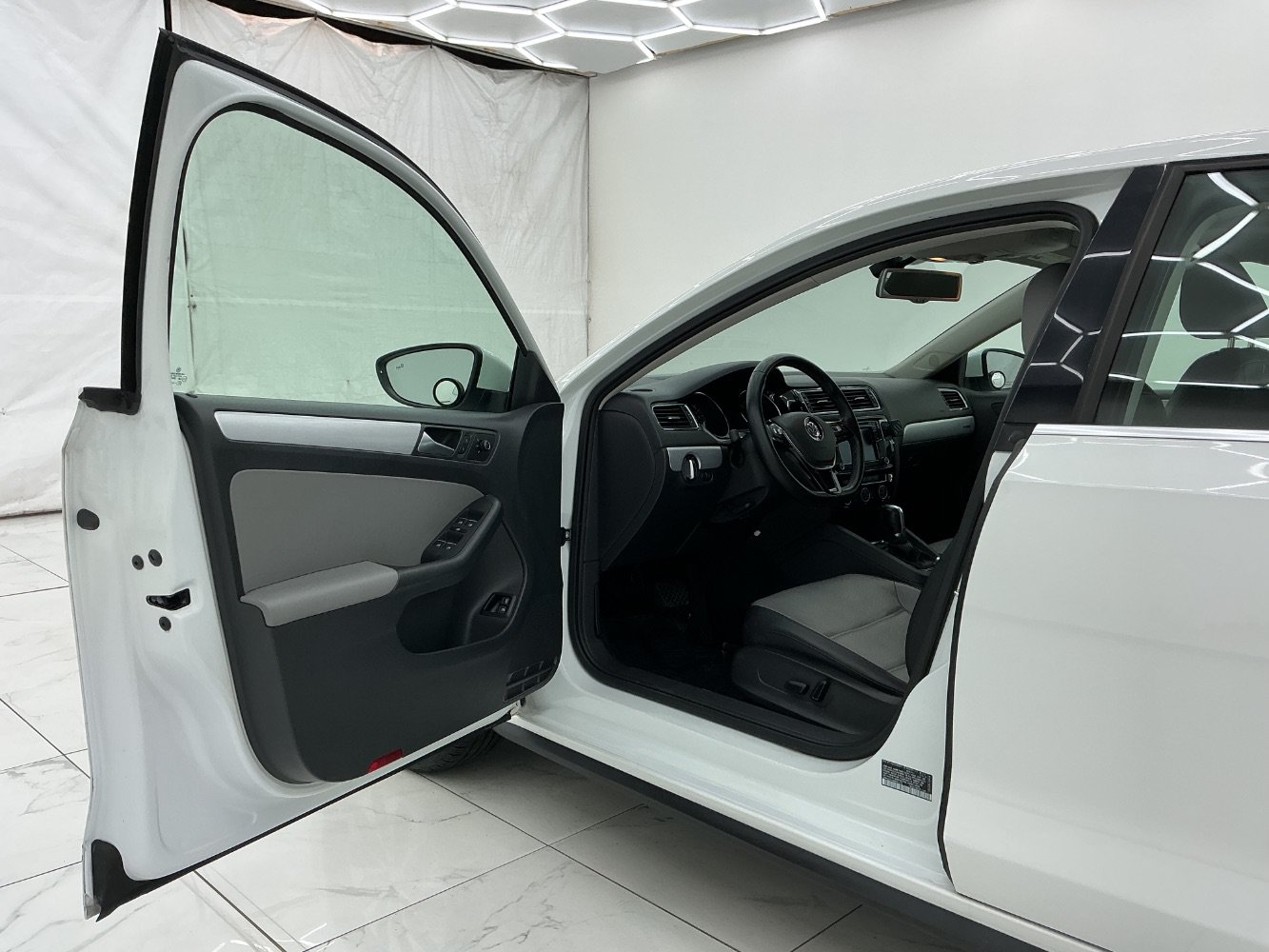 Used 2016 Volkswagen Jetta SEL Premium FWD image 16