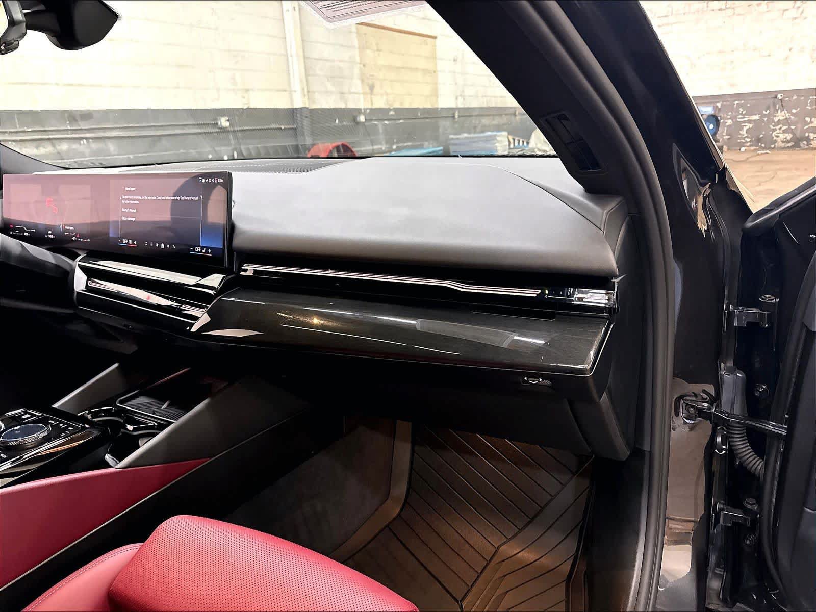 Used 2026 BMW 530i w/ M Sport Package RWD image 19