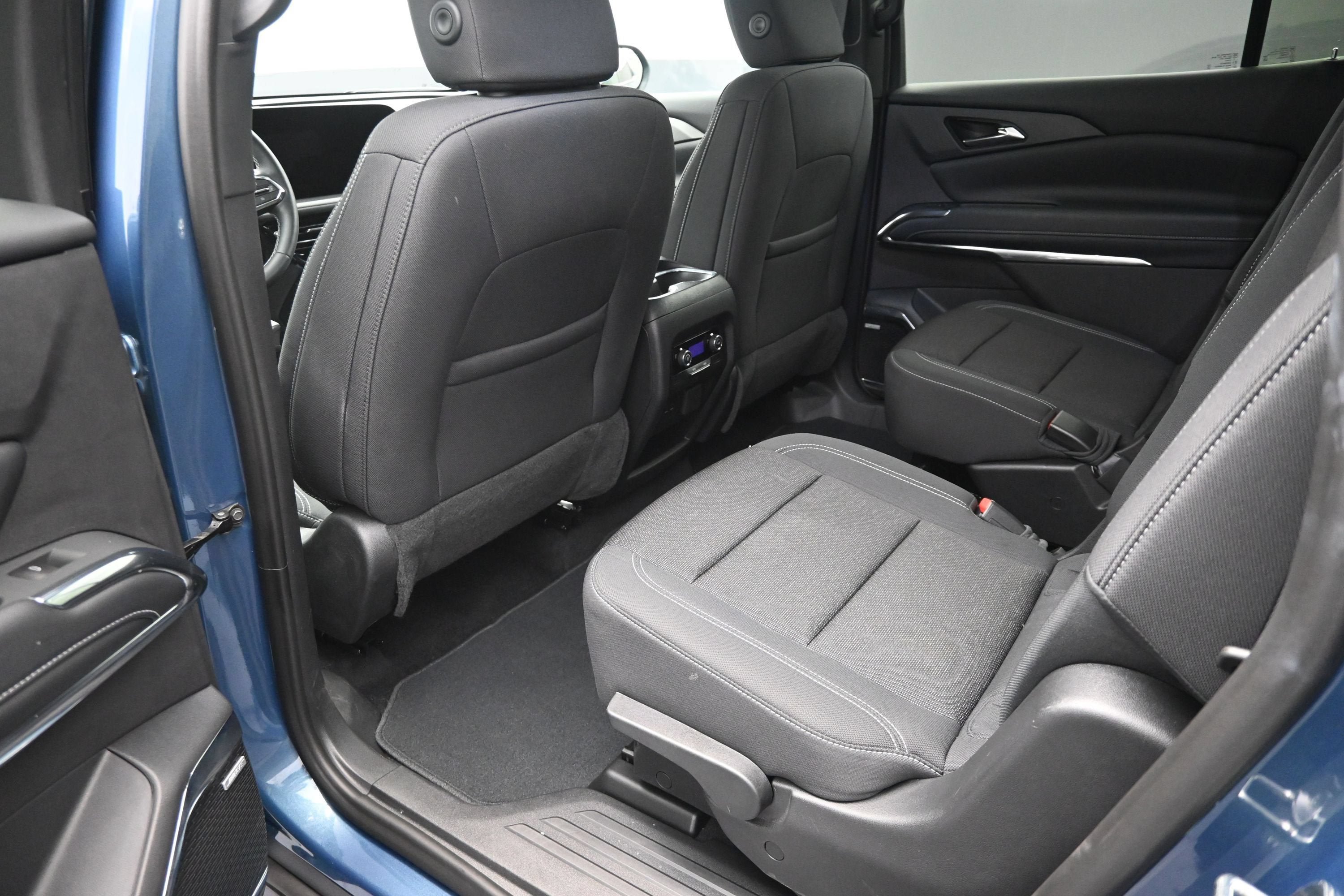 Certified 2026 Chevrolet Traverse LT w/ Enhanced Driving Package FWD image 33