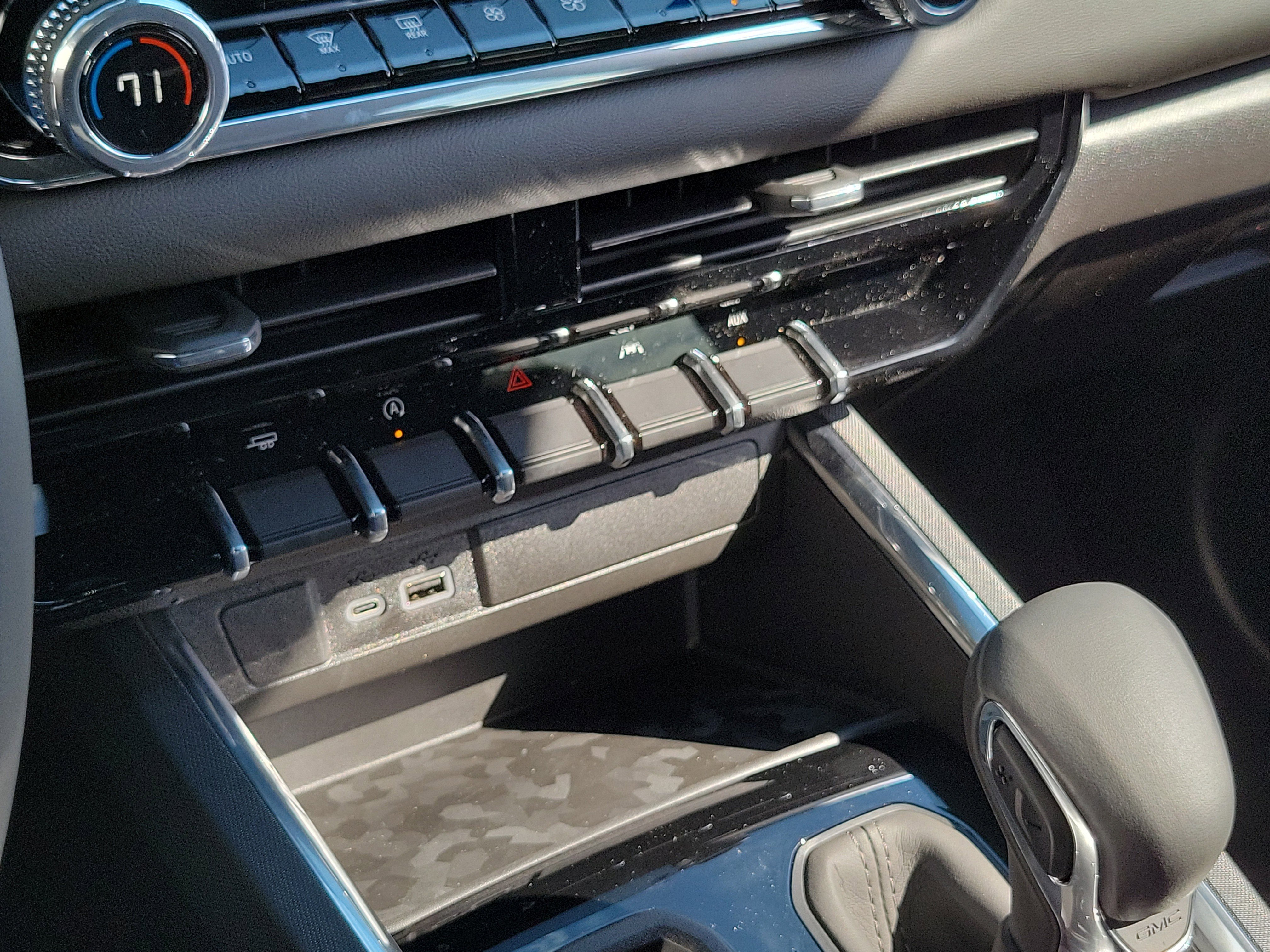 New 2026 GMC Canyon Elevation w/ Convenience Package image 30