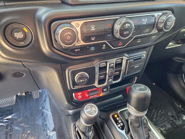 Used 2022 Jeep Wrangler Unlimited Rubicon 4xe AWD/4WD image 23