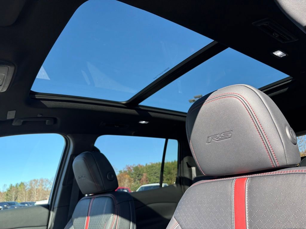 New 2026 Chevrolet Traverse RS image 12