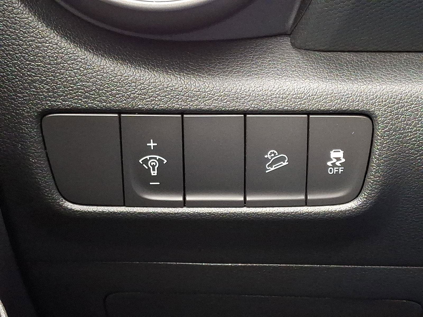 Used 2022 Hyundai Kona SEL image 25