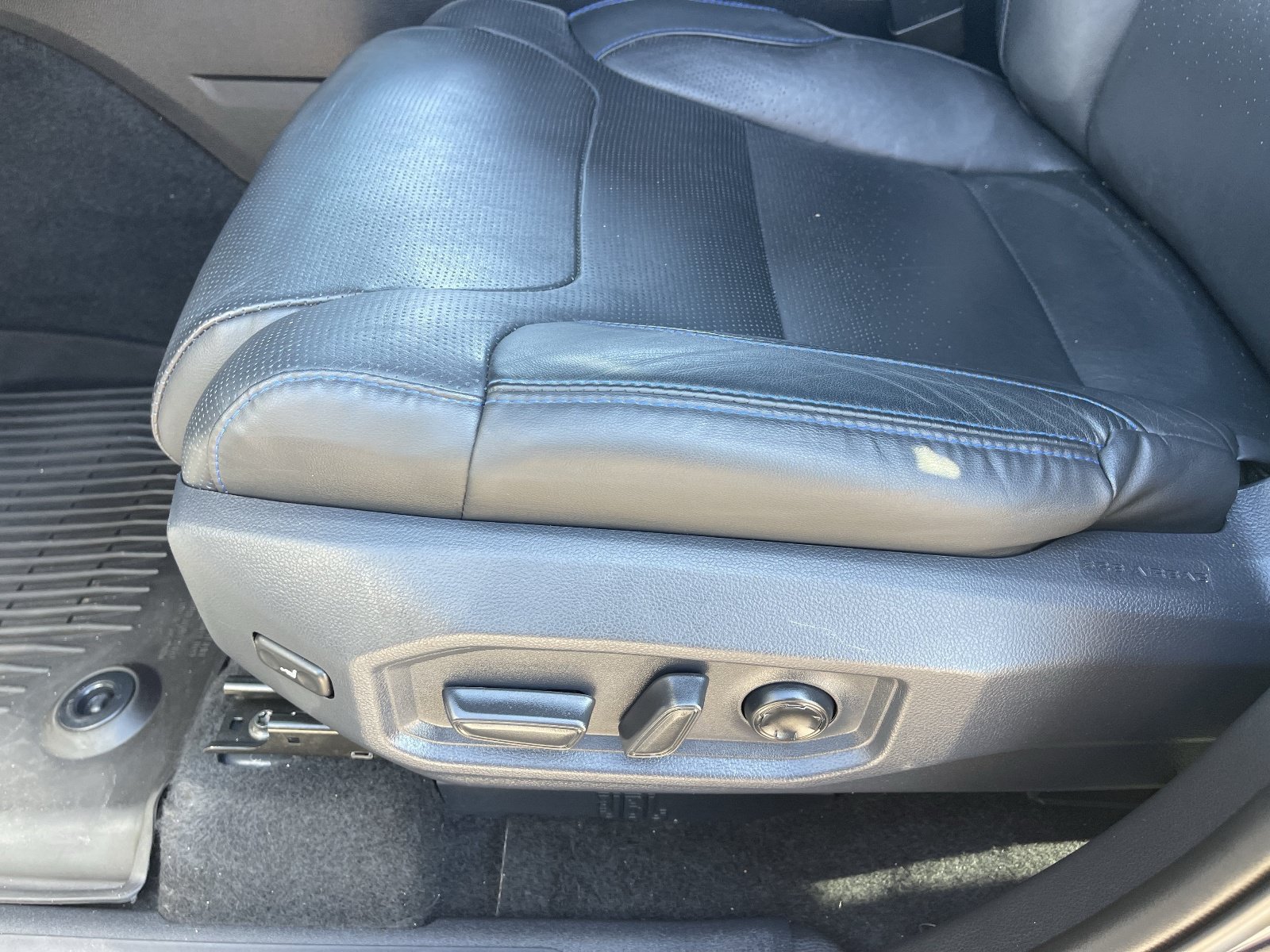 Used 2023 Toyota Tundra Platinum w/ Advanced Package AWD/4WD image 23