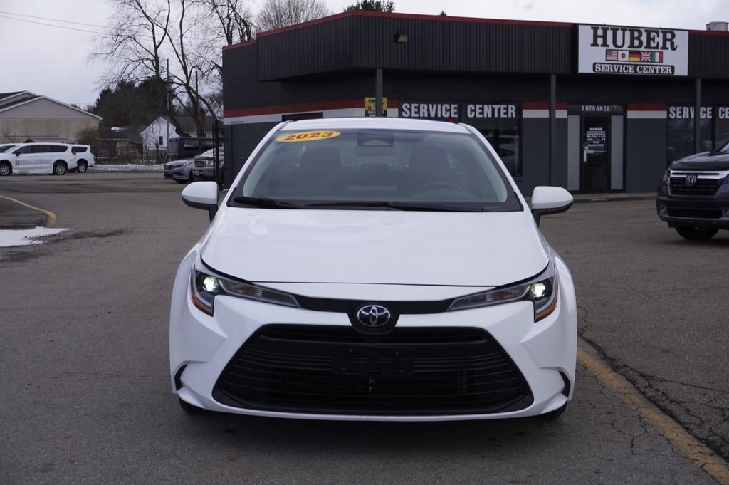Used 2023 Toyota Corolla LE image 2