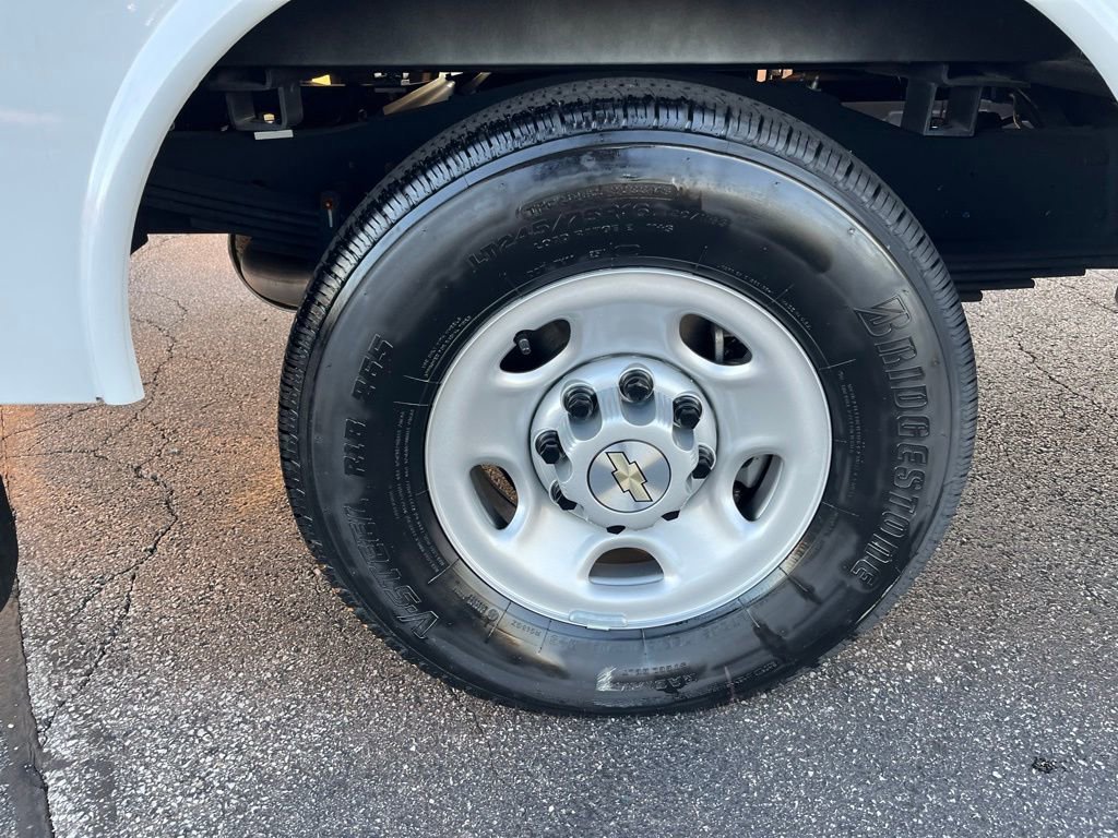 New 2025 Chevrolet Express 3500 w/ Power Convenience Package image 15