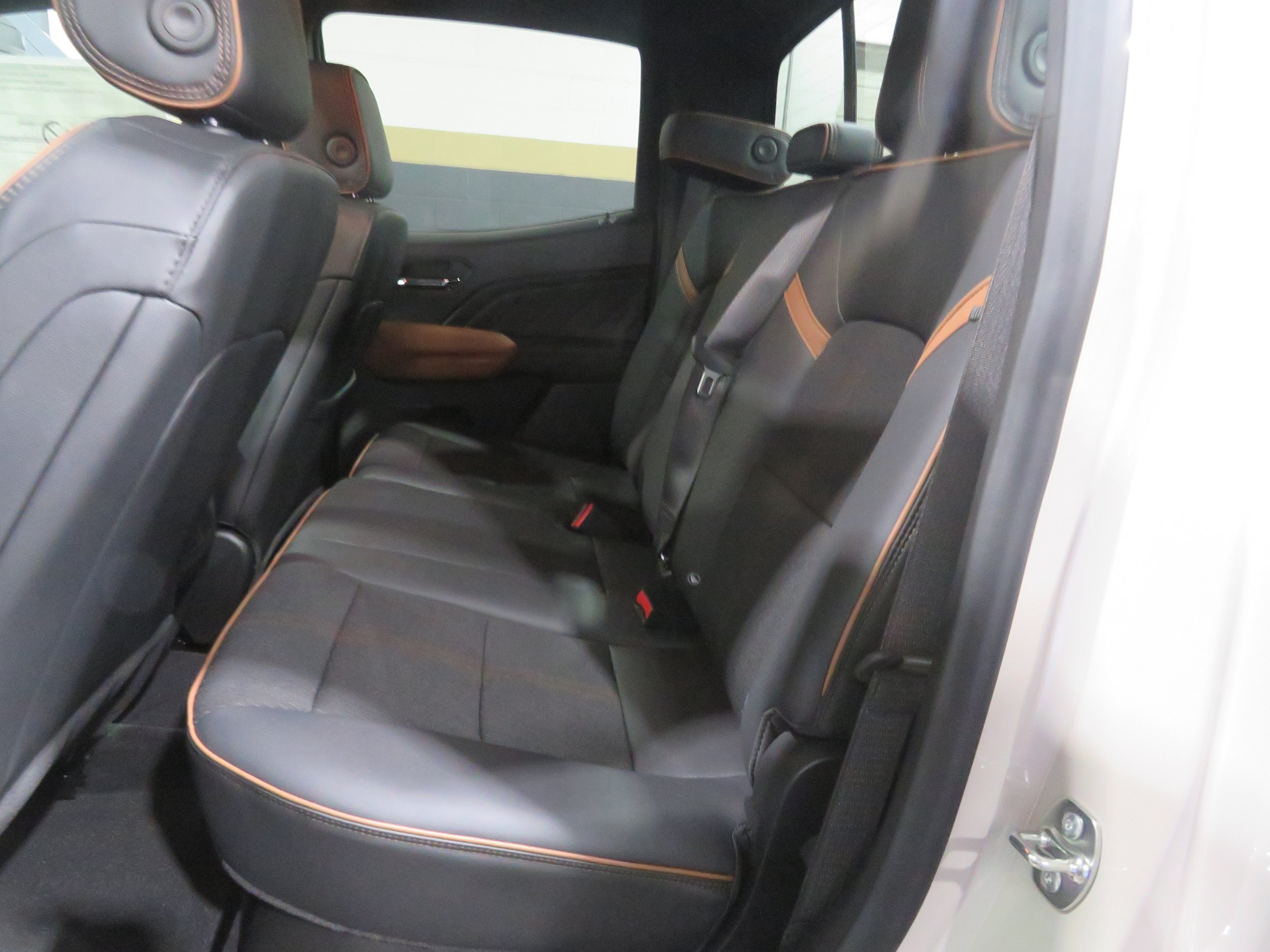 New 2026 GMC Canyon AT4 w/ Technology Plus Package AWD/4WD image 8