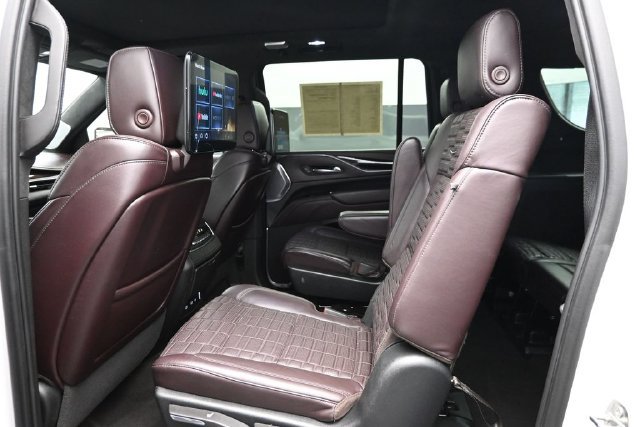 Used 2023 Cadillac Escalade ESV Sport Platinum w/ LPO, ONYX Package AWD/4WD image 10