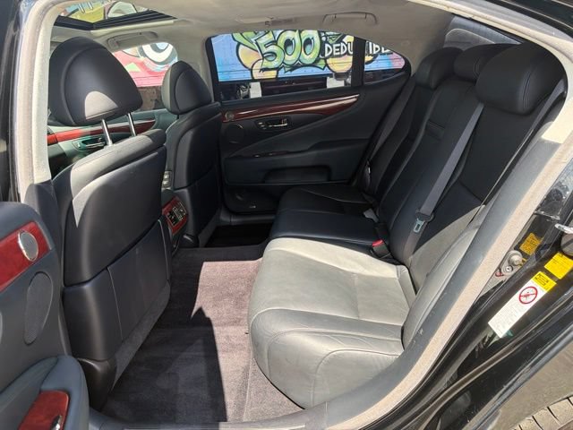 Used 2007 Lexus LS 460 L w/ Luxury Pkg RWD image 18