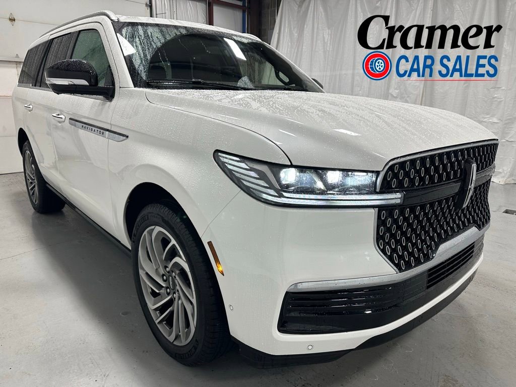 Used 2025 Lincoln Navigator Reserve AWD/4WD image 1