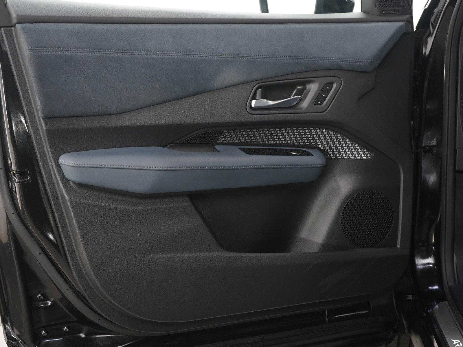 Used 2023 Nissan Ariya image 19