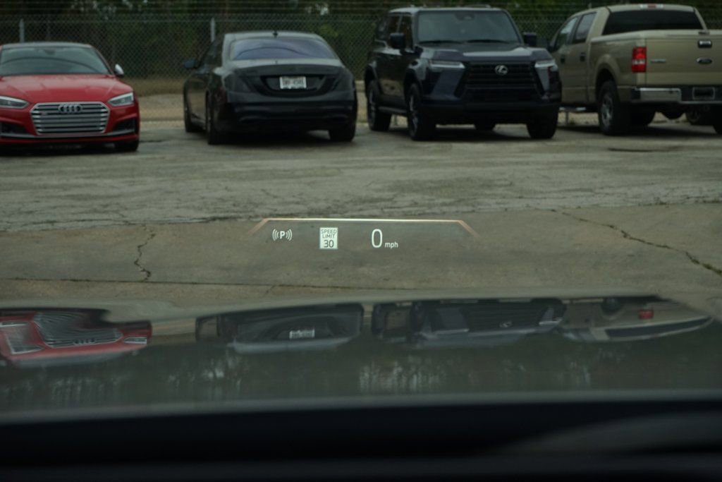 Used 2023 BMW 740i w/ Executive Package image 15