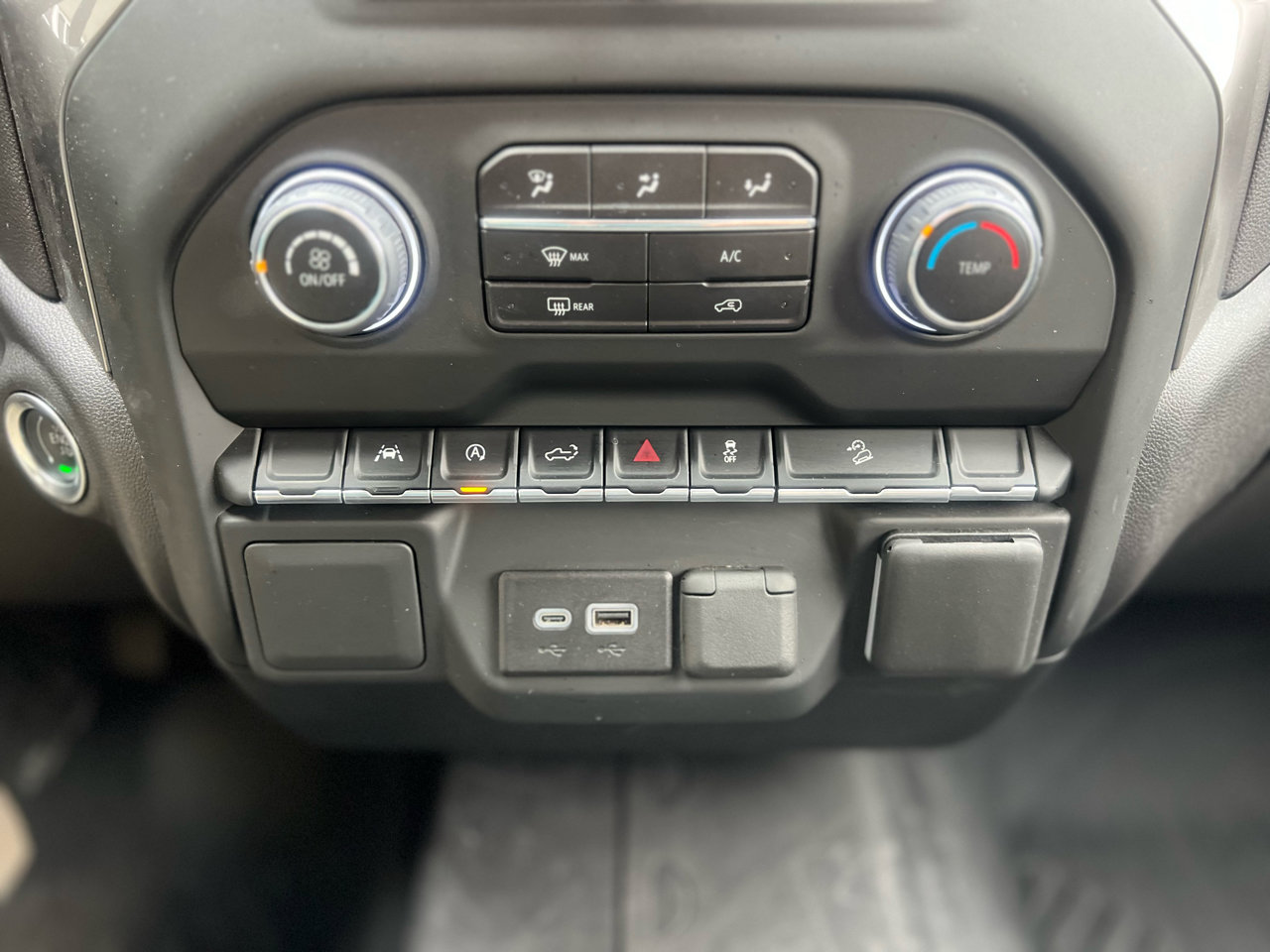 Used 2024 Chevrolet Silverado 1500 Custom Trail Boss w/ LPO, Dark Essentials Package image 31