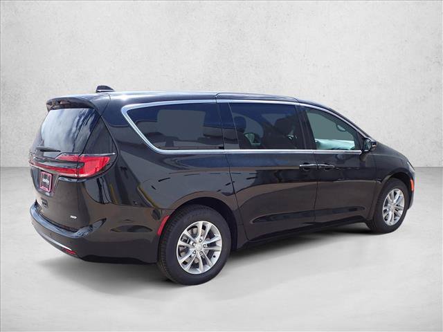 New 2027 Chrysler Pacifica Select w/ Family Tech Group AWD/4WD image 4