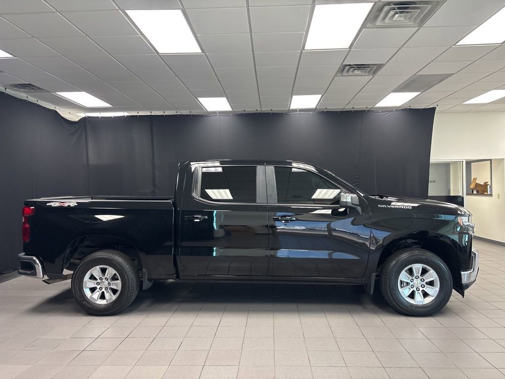 Used 2021 Chevrolet Silverado 1500 LT AWD/4WD image 2