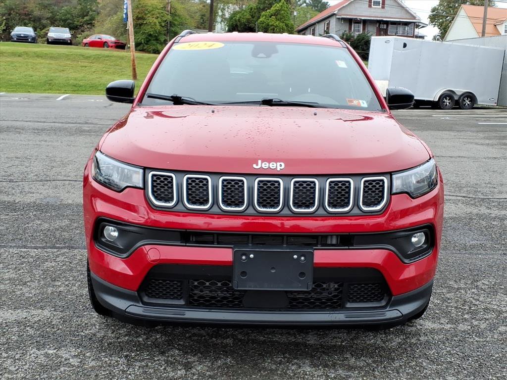 Used 2024 Jeep Compass Latitude image 9