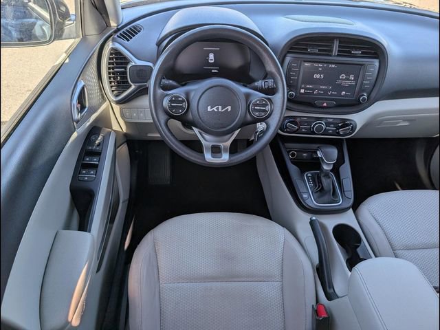 Used 2023 Kia Soul LX w/ LX Technology Package image 8